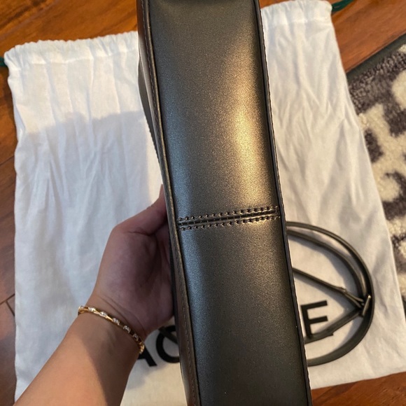 ***SOLD***Lacoste small crossbody bag - Picture 3 of 4